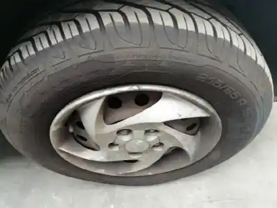 Sloopvoertuig hyundai trajet (fo) 2.0 crdi gls van het jaar 2005 aangedreven d4ea