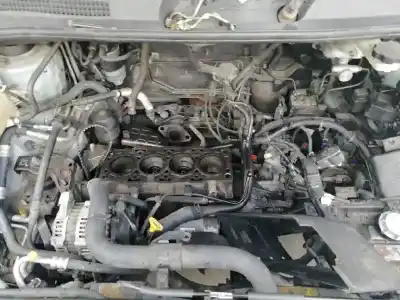 Sloopvoertuig hyundai trajet (fo) 2.0 crdi gls van het jaar 2005 aangedreven d4ea