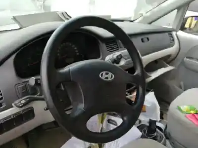 Sloopvoertuig hyundai trajet (fo) 2.0 crdi gls van het jaar 2005 aangedreven d4ea