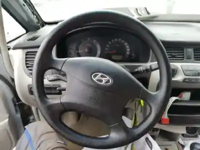 Sloopvoertuig hyundai trajet (fo) 2.0 crdi gls van het jaar 2005 aangedreven d4ea