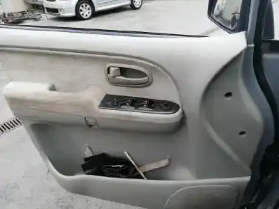 Sloopvoertuig hyundai trajet (fo) 2.0 crdi gls van het jaar 2005 aangedreven d4ea