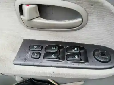 Sloopvoertuig hyundai trajet (fo) 2.0 crdi gls van het jaar 2005 aangedreven d4ea