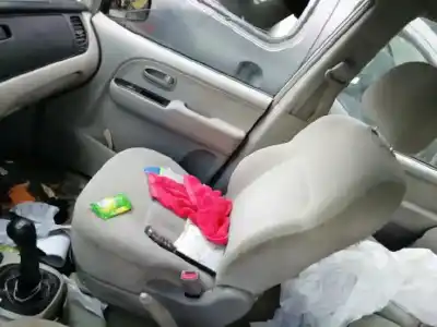 Sloopvoertuig hyundai trajet (fo) 2.0 crdi gls van het jaar 2005 aangedreven d4ea