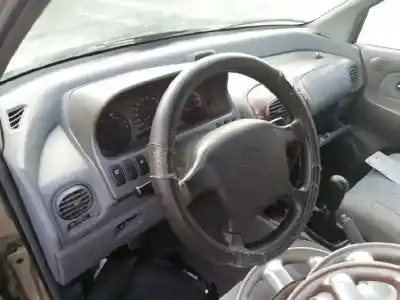 Véhicule à la ferraille kia joice 2.0 cat de l'année 2001 alimenté g4cp