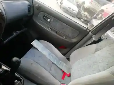 Véhicule à la ferraille kia joice 2.0 cat de l'année 2001 alimenté g4cp