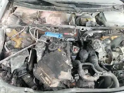 Sloopvoertuig audi a4 berlina (8e) 1.9 tdi (96kw) van het jaar 2002 aangedreven awx