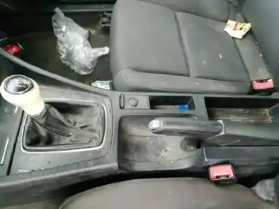 Sloopvoertuig audi a4 berlina (8e) 1.9 tdi (96kw) van het jaar 2002 aangedreven awx