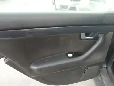 Sloopvoertuig audi a4 berlina (8e) 1.9 tdi (96kw) van het jaar 2002 aangedreven awx