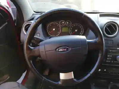 Véhicule à la ferraille ford fiesta (cbk) ghia de l'année 2005 alimenté f6jb