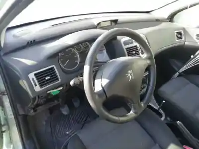 Vehicul casat peugeot 307 break / sw (s1) sw al anului 2002 alimentat 3hrhsb
