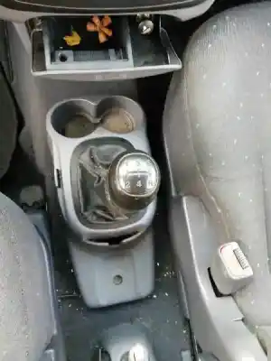 Veículo de Sucata hyundai trajet (fo) 2.0 crdi gls do ano 2003 alimentado d4ea