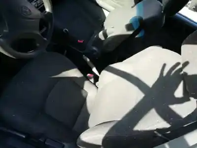 Veículo de Sucata hyundai trajet (fo) 2.0 crdi gls do ano 2003 alimentado d4ea