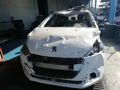 Véhicule à la ferraille PEUGEOT 208 Active de l'année 2015 alimenté BH02 BHW