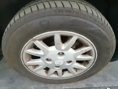Veículo de Sucata nissan primera berlina (p11) 1.6 16v cat do ano 2001 alimentado qg16