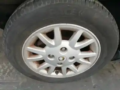 Veículo de Sucata nissan primera berlina (p11) 1.6 16v cat do ano 2001 alimentado qg16