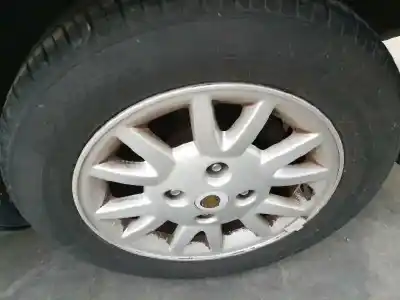 Veículo de Sucata nissan primera berlina (p11) 1.6 16v cat do ano 2001 alimentado qg16