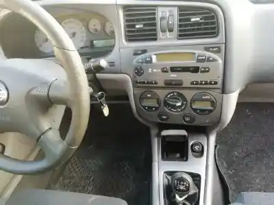 Veículo de Sucata nissan primera berlina (p11) 1.6 16v cat do ano 2001 alimentado qg16
