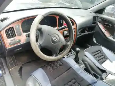 Veículo de Sucata hyundai elantra (xd) 2.0 crdi comfort do ano 2005 alimentado d4ea