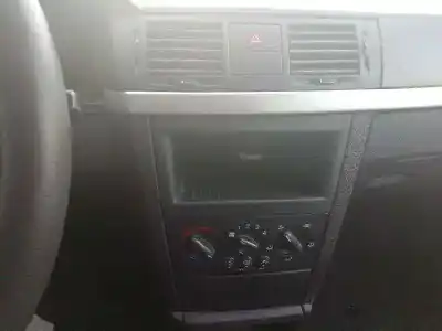 Veicolo di demolizione opel meriva a monospace (x03) 1.7 dti (e75) dell'anno 2004 alimentato y17dt