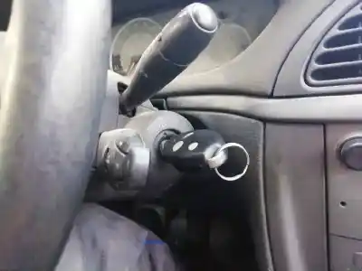 Véhicule à la ferraille citroen c5 berlina 1.6 16v hdi fap de l'année 2005 alimenté 9hz