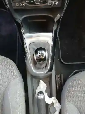 Véhicule à la ferraille citroen ds3 (sa_) 1.6 hdi 90 de l'année 2015 alimenté 9hp