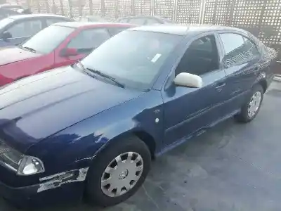 Veículo de Sucata skoda octavia berlina (1u2) ambiente do ano 2003 alimentado bfq