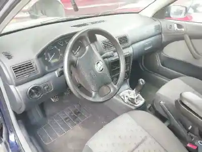 Veículo de Sucata skoda octavia berlina (1u2) ambiente do ano 2003 alimentado bfq