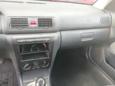 Veículo de Sucata skoda octavia berlina (1u2) ambiente do ano 2003 alimentado bfq