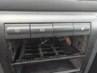 Veículo de Sucata skoda octavia berlina (1u2) ambiente do ano 2003 alimentado bfq