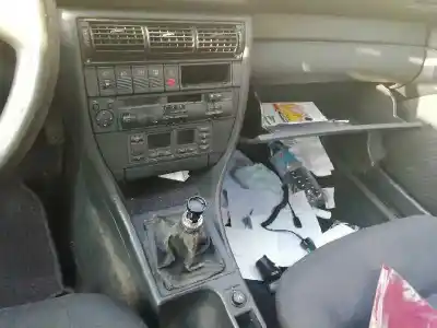 Здавання транспортного засобу audi a6 berlina (c4) * року 1995 потужний 1z