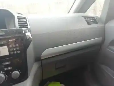 Здавання транспортного засобу opel zafira b 1.7 16v cdti року 2013 потужний a17dtr