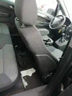 Здавання транспортного засобу opel zafira b 1.7 16v cdti року 2013 потужний a17dtr
