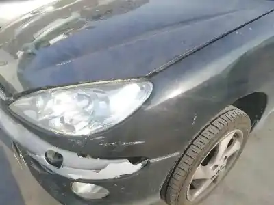 Véhicule à la ferraille peugeot 206 berlina 1.4 hdi de l'année 2005 alimenté 8hz