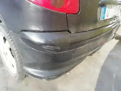 Véhicule à la ferraille peugeot 206 berlina 1.4 hdi de l'année 2005 alimenté 8hz
