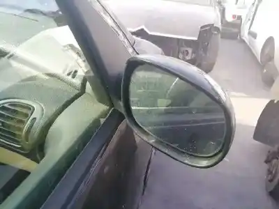 Véhicule à la ferraille peugeot 206 berlina 1.4 hdi de l'année 2005 alimenté 8hz