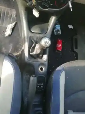 Véhicule à la ferraille peugeot 206 berlina 1.4 hdi de l'année 2005 alimenté 8hz