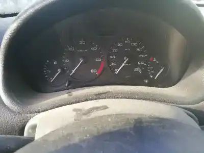 Véhicule à la ferraille peugeot 206 berlina 1.4 hdi de l'année 2005 alimenté 8hz
