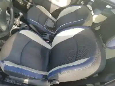 Véhicule à la ferraille peugeot 206 berlina 1.4 hdi de l'année 2005 alimenté 8hz