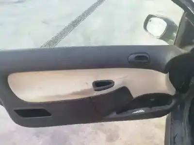 Véhicule à la ferraille peugeot 206 berlina 1.4 hdi de l'année 2005 alimenté 8hz