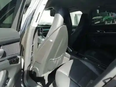Scrapping Vehicle porsche panamera diesel of the year 2012 powered mcrcc