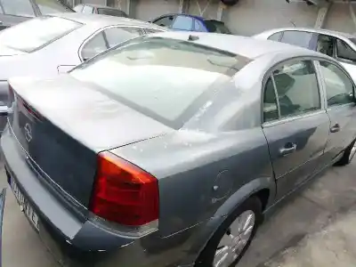 Véhicule à la ferraille opel vectra b berlina 2.2 16v dti cat (y 22 dtr / l50) de l'année 2003 alimenté y22dtr
