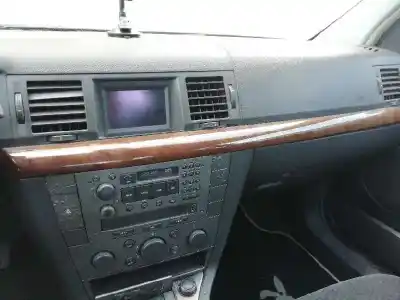 Véhicule à la ferraille opel vectra b berlina 2.2 16v dti cat (y 22 dtr / l50) de l'année 2003 alimenté y22dtr