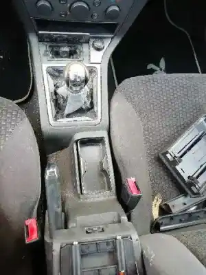 Véhicule à la ferraille opel vectra b berlina 2.2 16v dti cat (y 22 dtr / l50) de l'année 2003 alimenté y22dtr