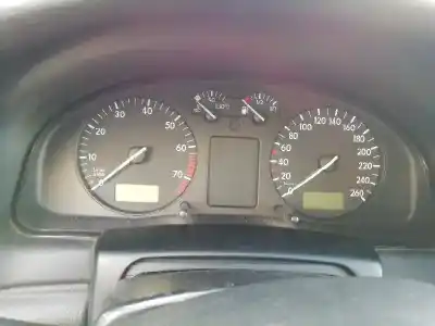 Verschrottungsfahrzeug volkswagen passat berlina (3b2) 1.8 des jahres 1997 angetrieben adr