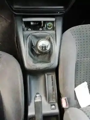 Verschrottungsfahrzeug volkswagen passat berlina (3b2) 1.8 des jahres 1997 angetrieben adr