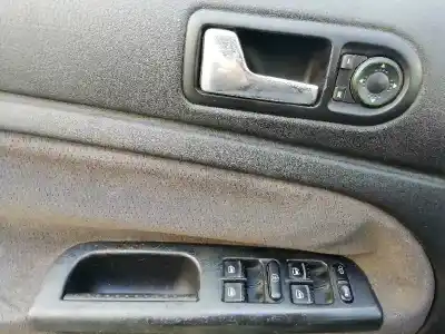 Verschrottungsfahrzeug volkswagen passat berlina (3b2) 1.8 des jahres 1997 angetrieben adr