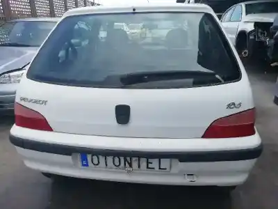 Véhicule à la ferraille peugeot 106 (s2) kid d de l'année 2001 alimenté vjx