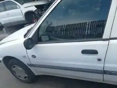 Véhicule à la ferraille peugeot 106 (s2) kid d de l'année 2001 alimenté vjx
