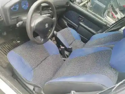 Véhicule à la ferraille peugeot 106 (s2) kid d de l'année 2001 alimenté vjx
