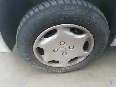 Véhicule à la ferraille peugeot 106 (s2) kid d de l'année 2001 alimenté vjx